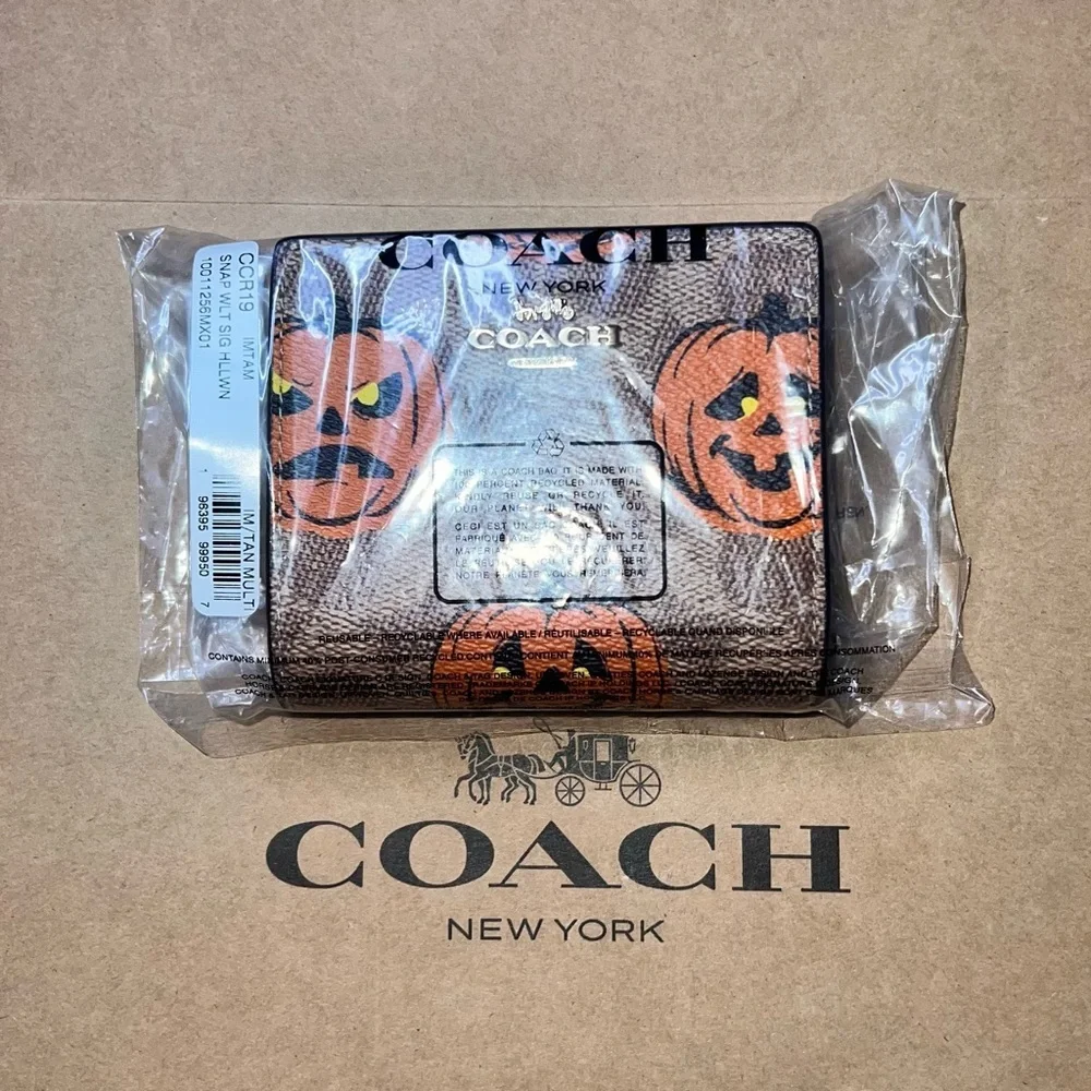 COACH Snap Wallet w Pumpkin Print CCR19 Signature Canvas Halloween 2025 NWT